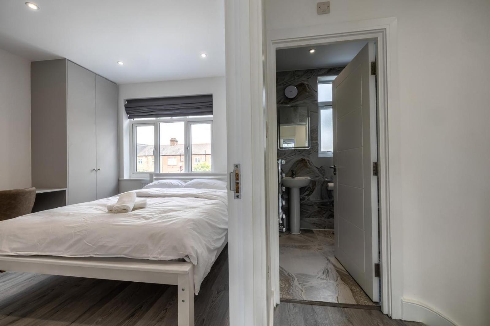 Modern Home With Driveway Parking For 2 Vehicles, Near Tottenham Hotspur Stadium, White Hart Lane Train Station London Exterior foto